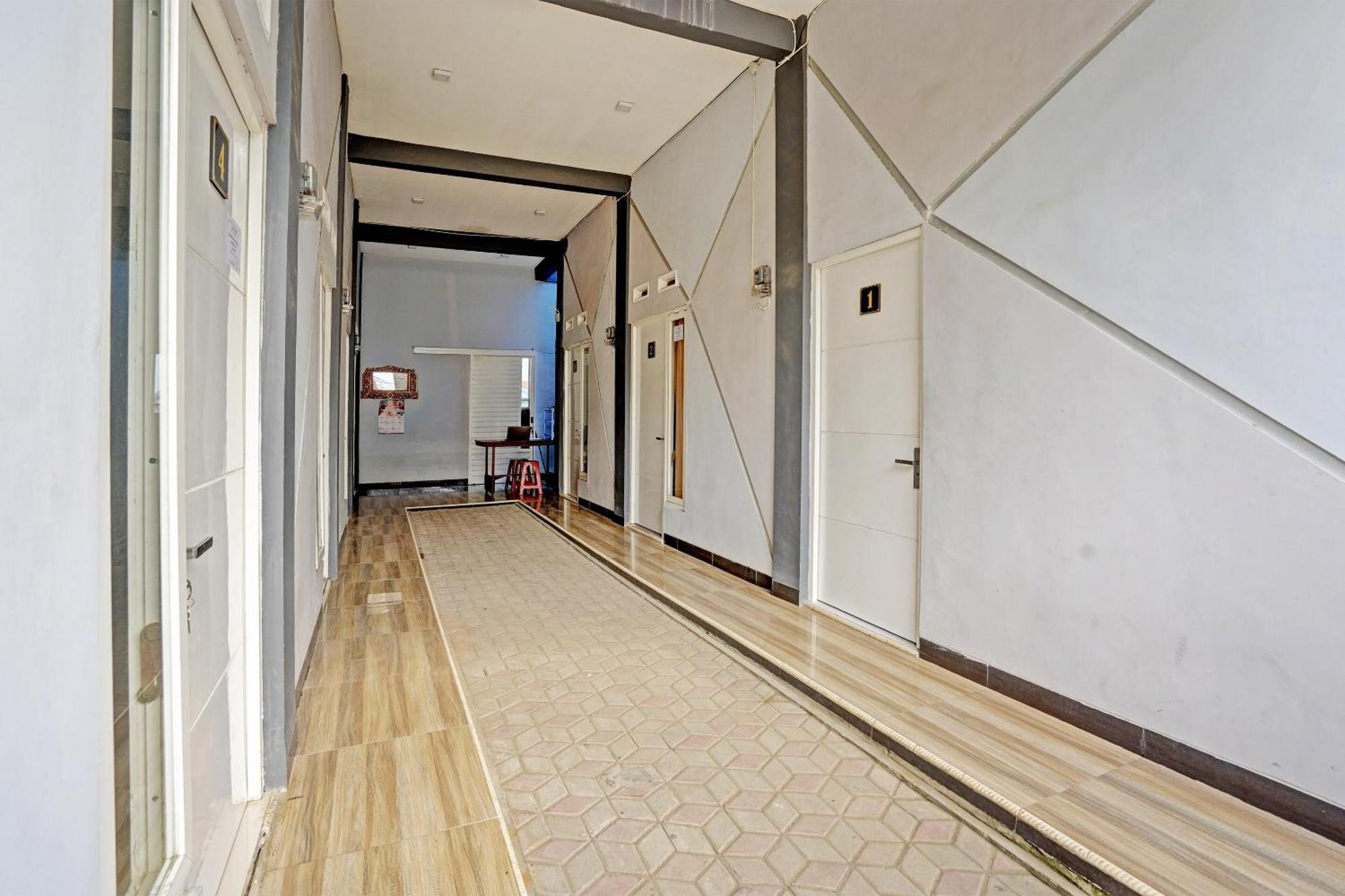Oyo Life 91866 Paradise Ok Kost Syariah Mojokerto Dış mekan fotoğraf