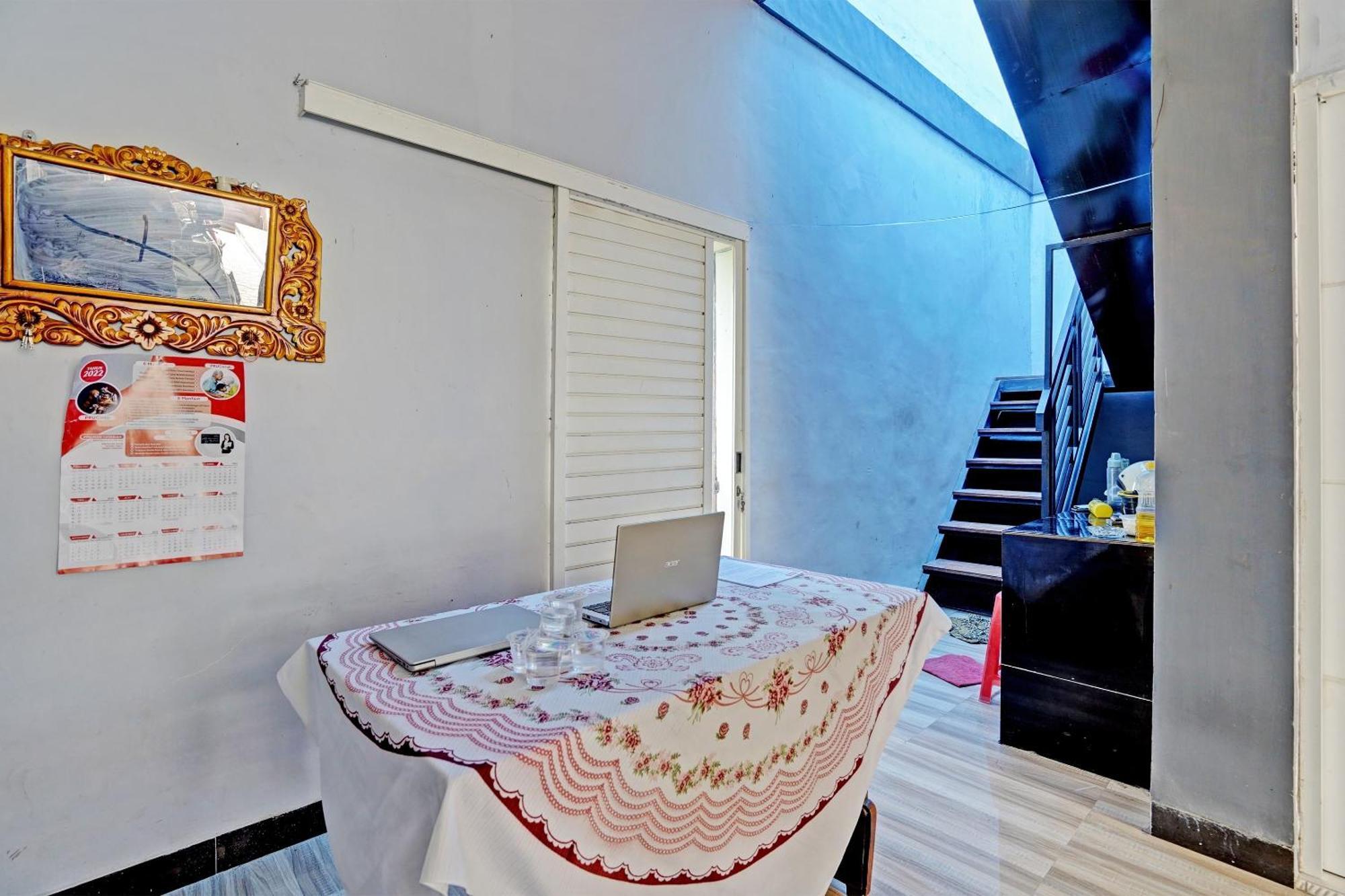 Oyo Life 91866 Paradise Ok Kost Syariah Mojokerto Dış mekan fotoğraf